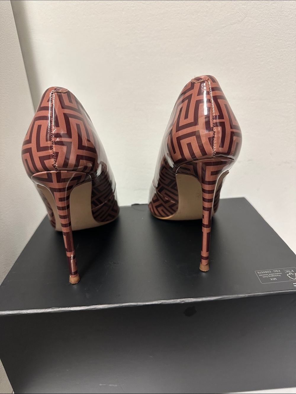 Steve Madden Brown Geometric Pointed Toe Heels, So classy (size: 8 ) - Picture 6 of 9